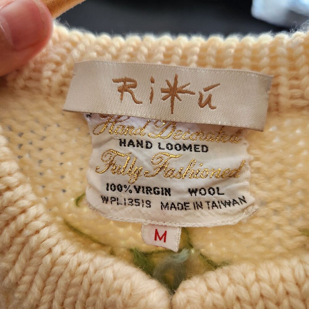 Vintage Ri*u Floral hand loomed 100% virgin wool Size M cardigan granny layers - Picture 7 of 7